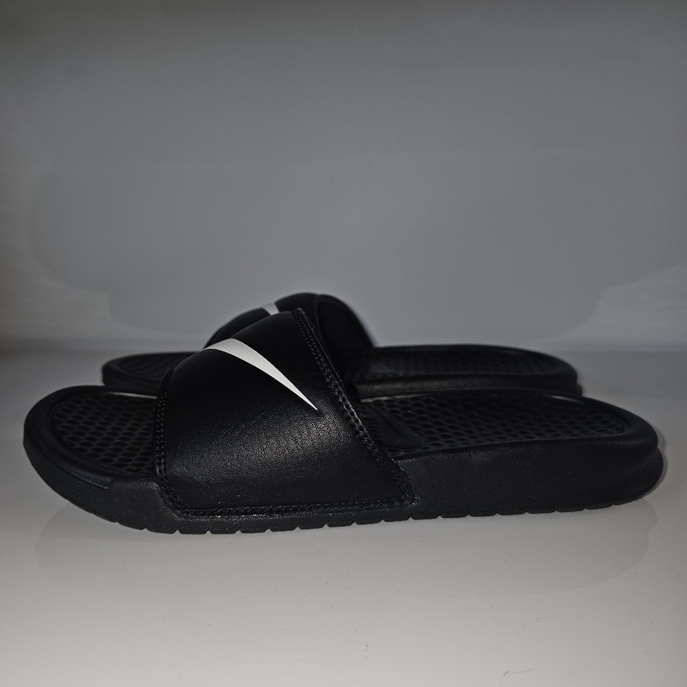 Nike Benassi - Picture 2 of 2